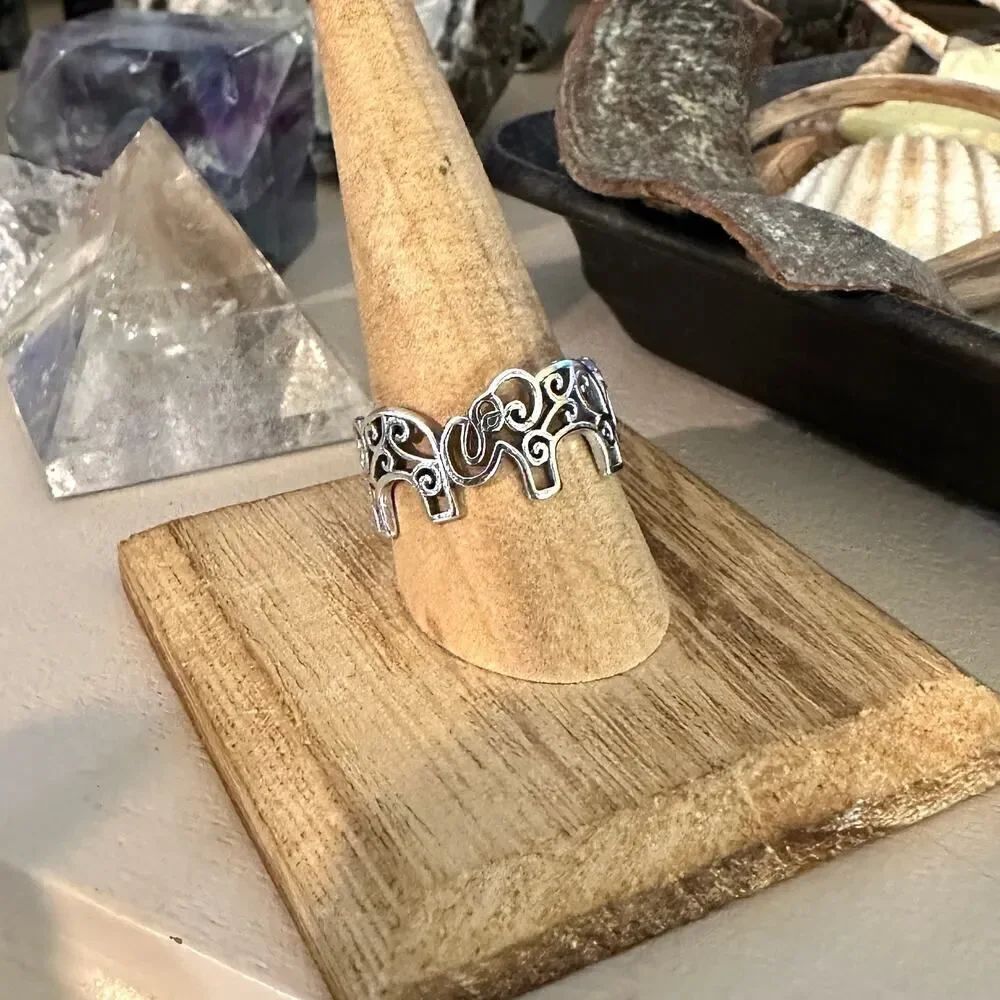 Elephants Sterling Silver Filigree Ring